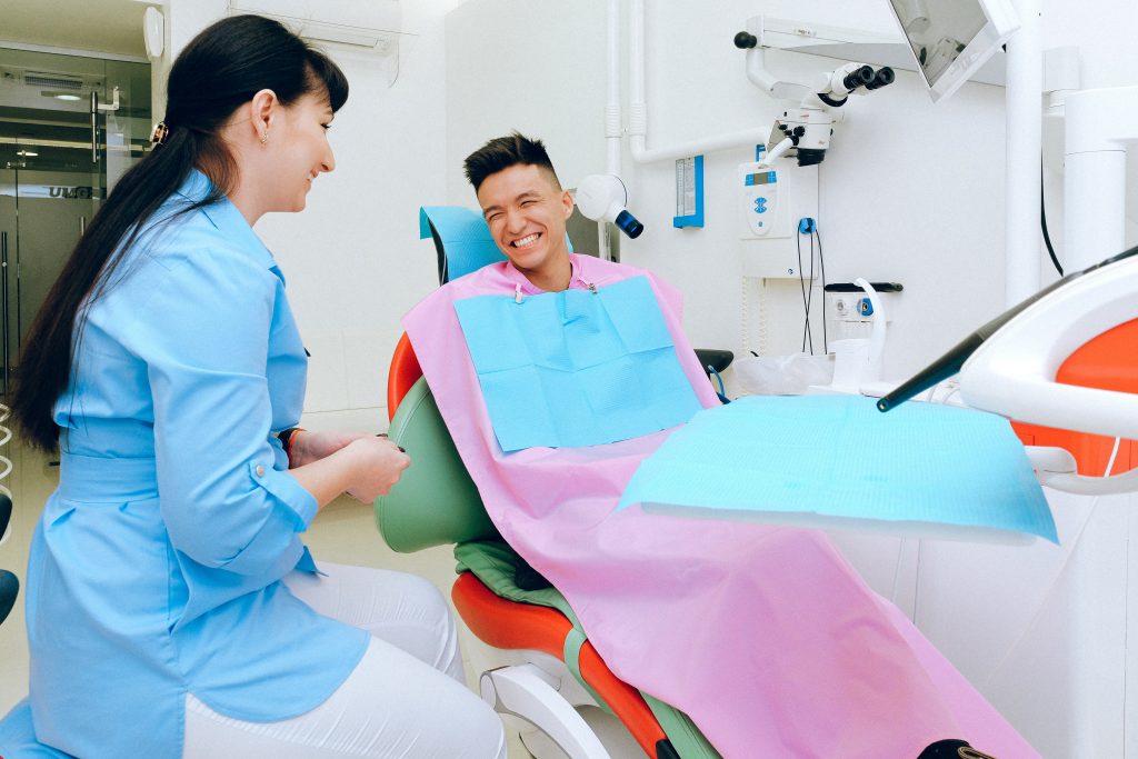 orthodontic helping patient